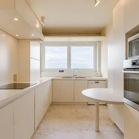 Casiola - Stunning Views & Prime Location Apartamento