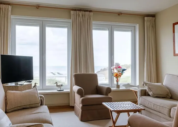 Casiola - Stunning Views & Prime Location Apartment *